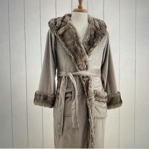 Pottery Barn Taupe Faux-Fur Trim Hooded Robe